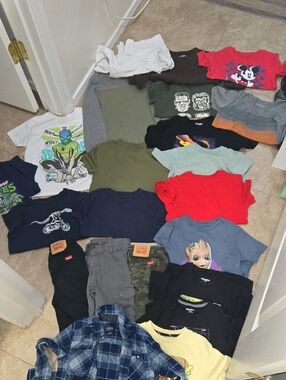 Boys Clothing Bundle Size 6/7 22 Items